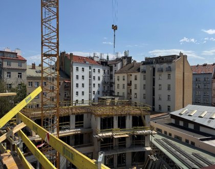 Hrubá stavba Rezidence Na Plzeňce úspěšně pokračuje